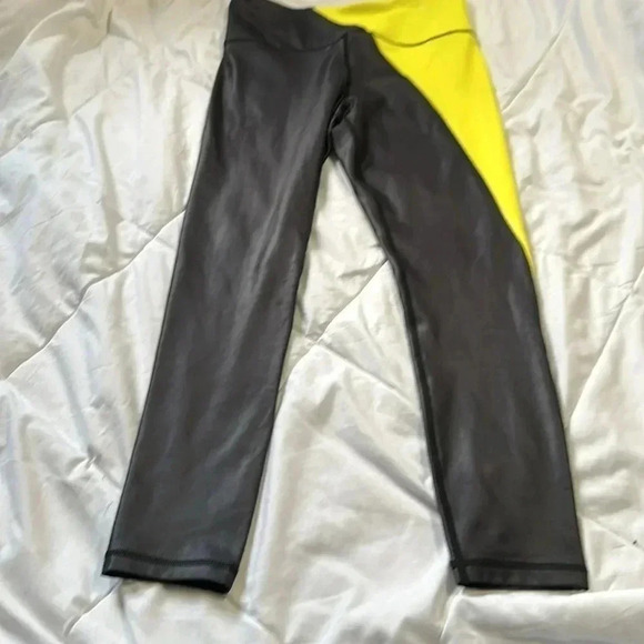 Zyia Active Neon Yellow Metallic Black Light N Tight Leggings Size 8/10 - Picture 2 of 5
